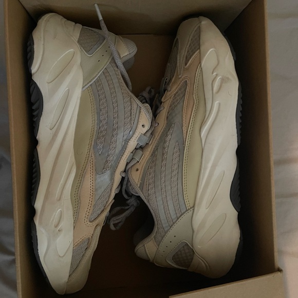 Rare shoe inventory clearout. $4,000 value - Picture 7 of 11